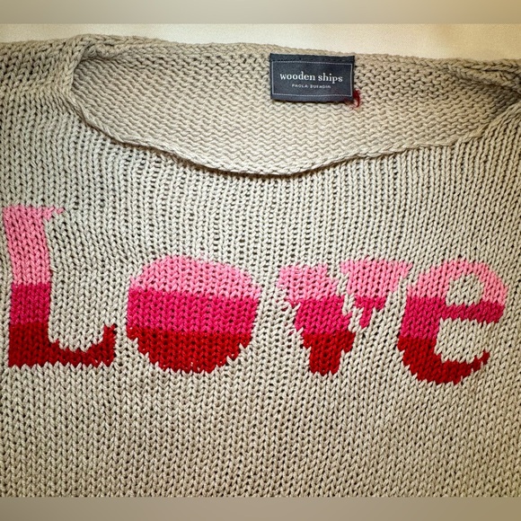 Excellent condition, never worn Wooden Ships tan color Love Sweater in size S/M - Picture 4 of 5